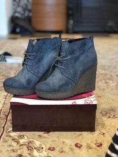 Ботильоны под джинсу на танкетке