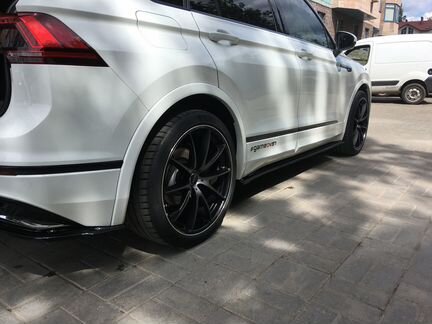 Накладки под пороги для VW Tiguan 2 R-Line и Sport