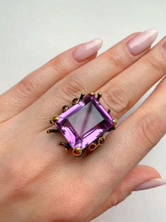Кольцо с крупным аметистом