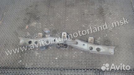 Рамка капота Toyota Auris E15, 2010