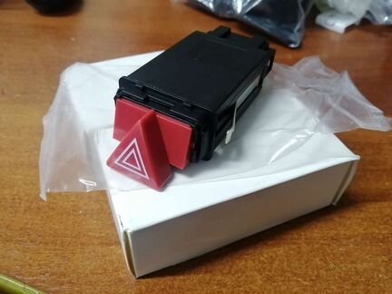 Кнопка аварийной сигнализации Audi A4, A6, VW