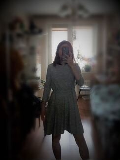 Шерстяное серое платье