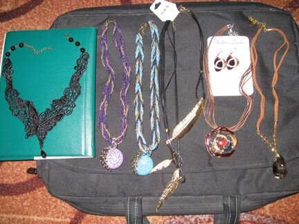 Стильные колье