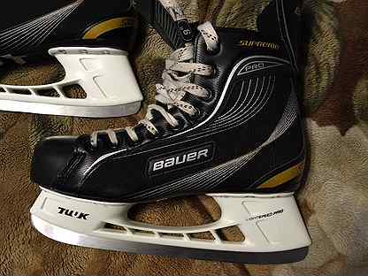 Bauer supreme pro int. Bauer Supreme Lightspeed Pro. Коньки Bauer 42. Бауэр Суприм лайтспид про. Отличие Vapor от Supreme.