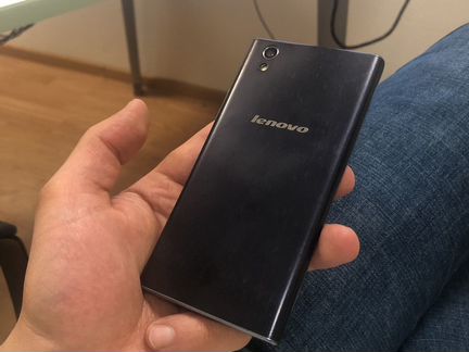 Телефон с нерабочим экраном