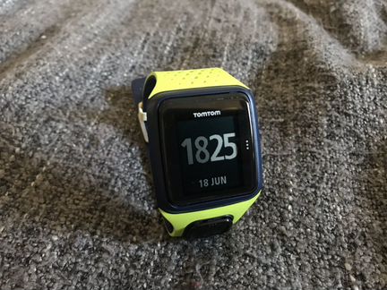 Спортивные часы TomTom Runner GPS