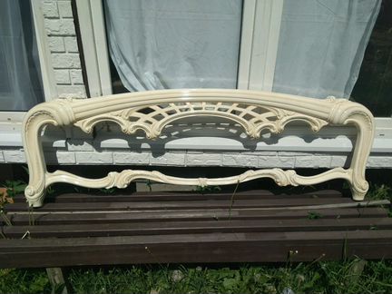 Изголовье кровати