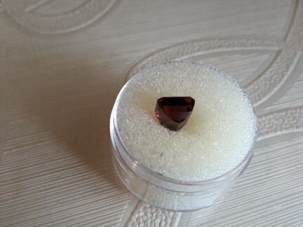 Турмалин природный