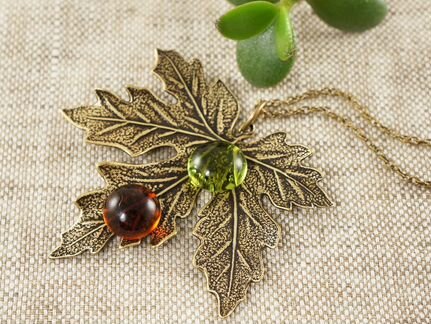 Подвеска Кленовый лист №12