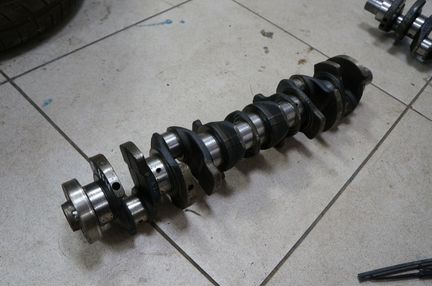 BMW коленвал двигателя M57D2 2.5