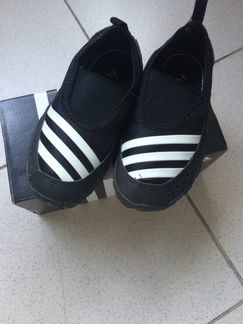 Легкие кроссовки adidas