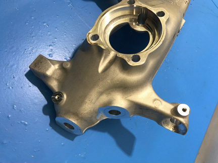 Кулак передний правый Bmw M5 F10