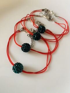 Браслет шамбала, цвет зеленый, красная нить