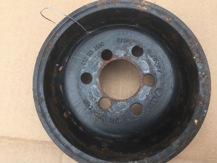 Шкив насоса гур 058145255C vw passat b5, Audi A