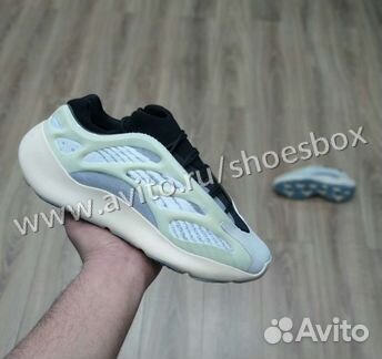 Кроссовки Adidas Yeezy 700