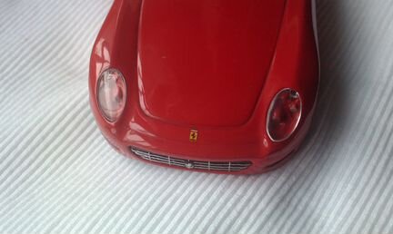 Машина модель Феррари Ferrari