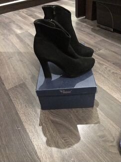 Ботильоны замшевые пишут р 40,маломерят больше идё