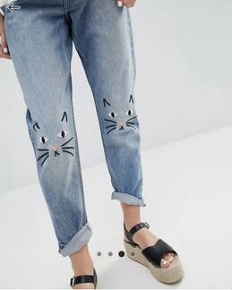 Джинсы Monki с кошками