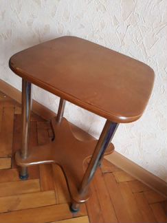 Тумбочка под цветы