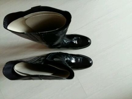 Сапоги лаковые