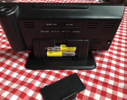 Часы электронные с проекцией на потолок