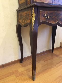 Антикварный дамский столик