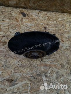 Кулак задний правый Mercedes Gle W166 OM642 2017