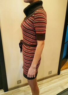 Вязаное разноцветное платье