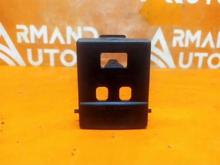 Кронштейн эмблемы передний Mercedes C-Class W205