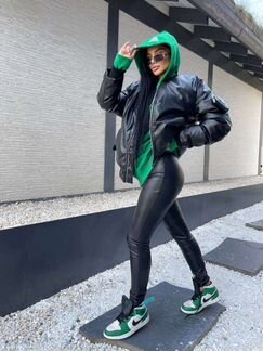 Брендовый бомбер