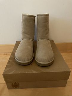 UGG Classic Short II Sand