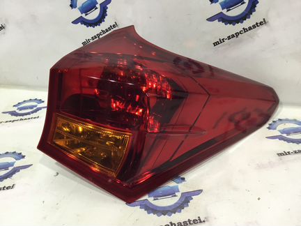 Фонарь задний правый Toyota Auris 2 Универсал