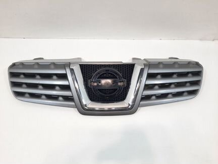Решетка радиатора передняя Nissan Qashqai J10
