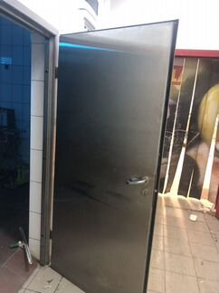 Двери из нержавейки для пищевого цеха
