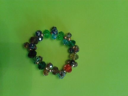 Браслеты, серьги и прочее в ассортименте