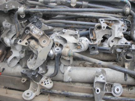 Кронштейн опоры двигателя vw passat b5 audi