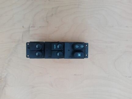 Блок управления стеклоподъемниками Hyundai Solaris