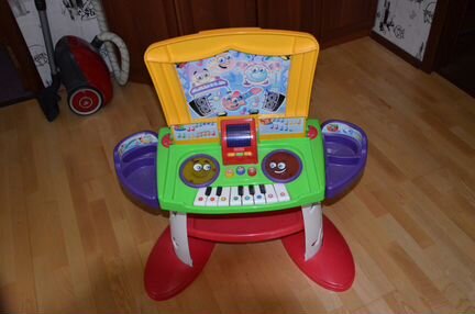 Музыкальная парта fisher price