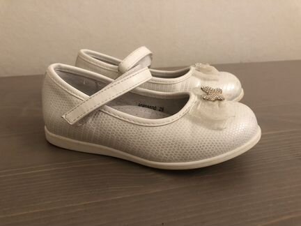 Белые детские туфли р.26