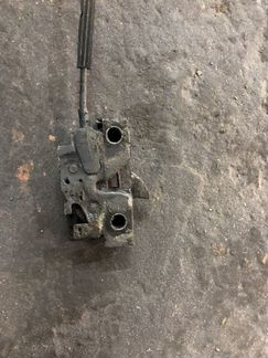 Замок капота нижний на Фольксваген поло