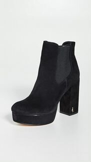 Черные замшевые полусапожки на высоком каблуке