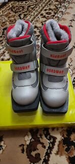 Лыжные ботинки р 35