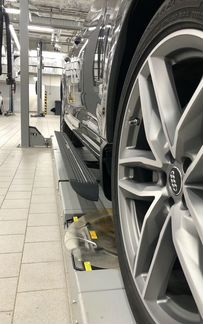 Выдвижные электро-пороги для Audi Q7/Q8