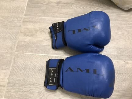 Боксерские перчатки
