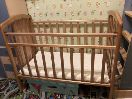 Детская кроватка