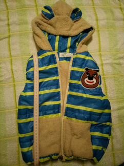 Теплая, мягкая безрукавка с ушками