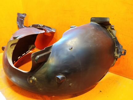 Подкрылок передний левый Skoda Octavia 3 A7 (5E)