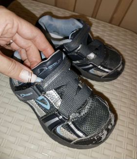 Кроссовки детские