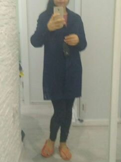 Пальто темно-синего цвета.80 шерсти.Новое с биркой