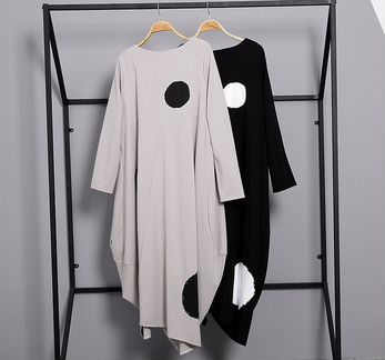 Плюсайз Необычное платье в горох